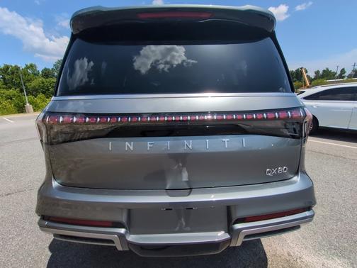 Dynamic Metal 2027 INFINITI QX80 LUXE