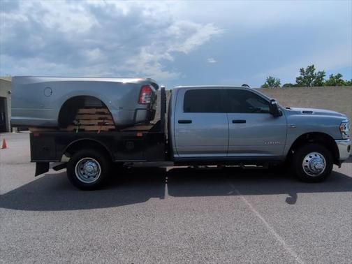 2024 RAM 3500 Big Horn Crew Cab 4x4 8' Box