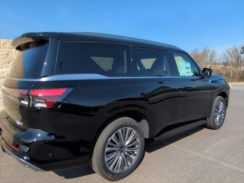 2025 INFINITI QX80 Luxe