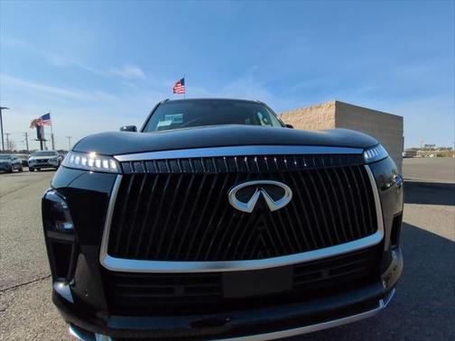 2025 INFINITI QX80 Luxe