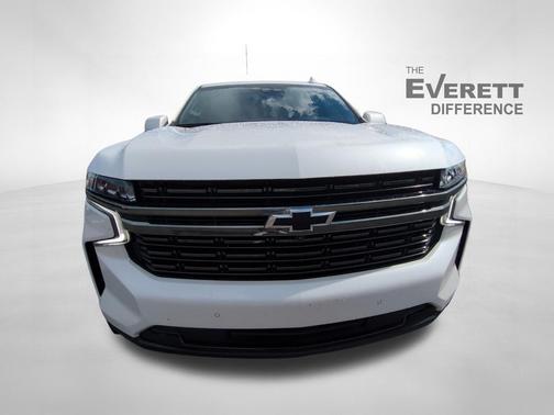 Iridescent Pearl Tricoat 2022 Chevrolet Suburban RST