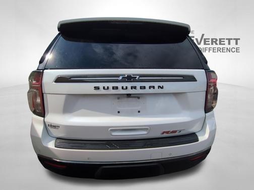 Iridescent Pearl Tricoat 2022 Chevrolet Suburban RST