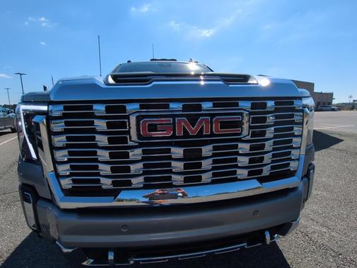 2024 GMC Sierra 2500 Denali