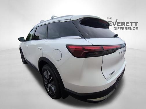 Radiant White 2027 INFINITI QX60 LUXE AWD