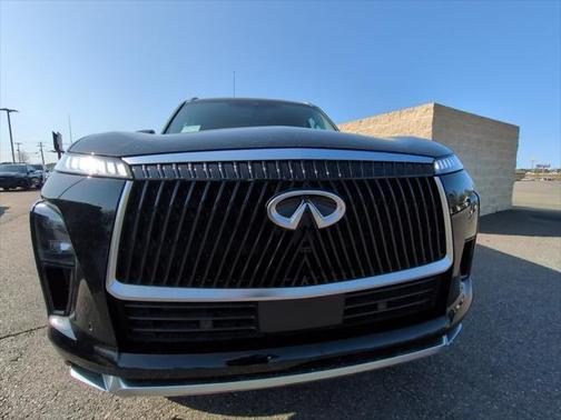 2025 INFINITI QX80 Luxe