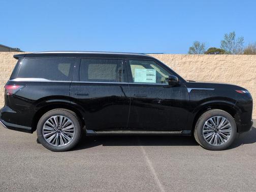 2025 INFINITI QX80 Luxe