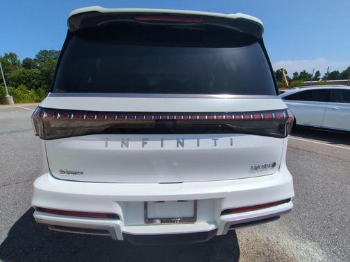 Radiant White 2027 INFINITI QX80 Luxe