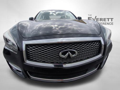 2015 INFINITI Q70 5.6X