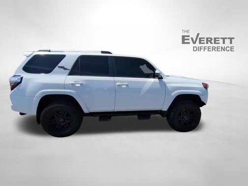 Super White 2018 Toyota 4Runner TRD Off Road Premium