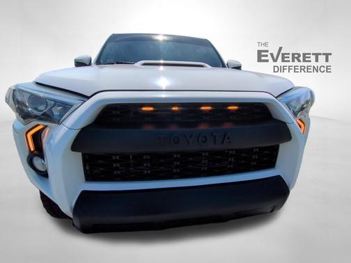 Super White 2018 Toyota 4Runner TRD Off Road Premium