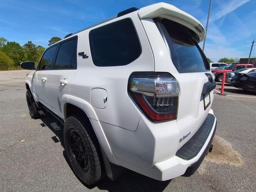 Super White 2018 Toyota 4Runner TRD Off Road Premium