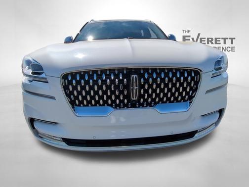 Pristine White Metallic Tri-Coat 2022 Lincoln Aviator Black Label AWD