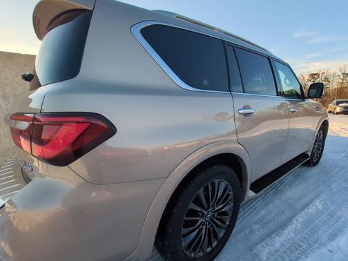 2024 INFINITI QX80 SENSORY AWD
