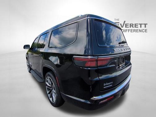 Diamond Black Crystal Pearlcoat 2023 Jeep Wagoneer Series II 4x4