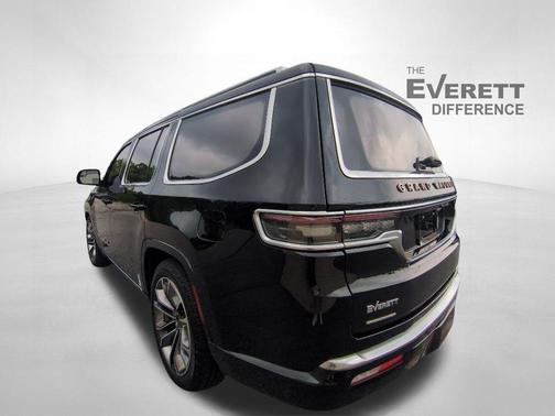 Diamond Black Crystal Pearlcoat 2023 Jeep Grand Wagoneer Series III 4x4