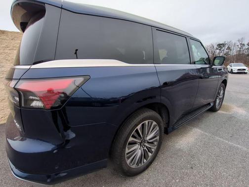 2025 INFINITI QX80 SENSORY AWD