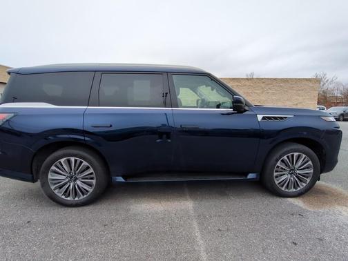 2025 INFINITI QX80 SENSORY AWD