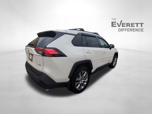 Blizzard Pearl 2021 Toyota RAV4 XLE Premium