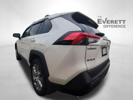 Blizzard Pearl 2021 Toyota RAV4 XLE Premium