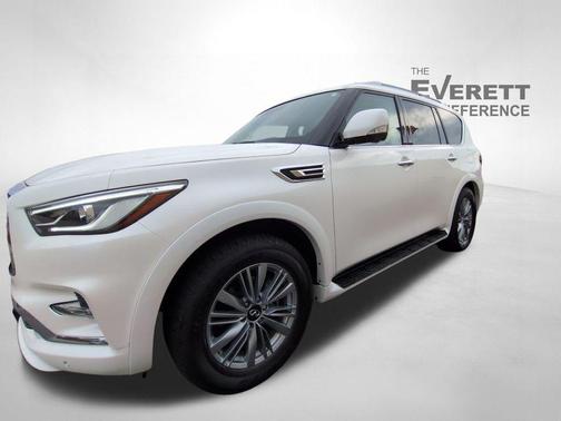 2023 INFINITI QX80 Luxe
