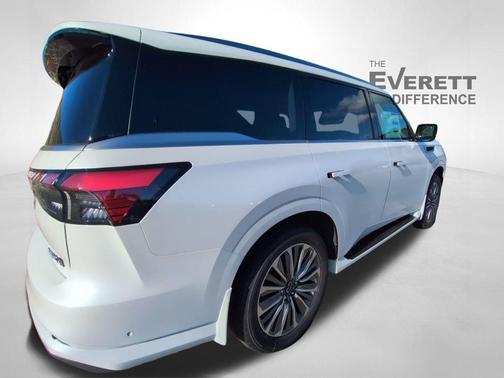 Radiant White 2026 INFINITI QX80 Luxe