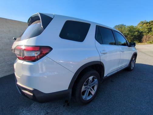 Platinum White Pearl 2024 Honda Pilot EX-L