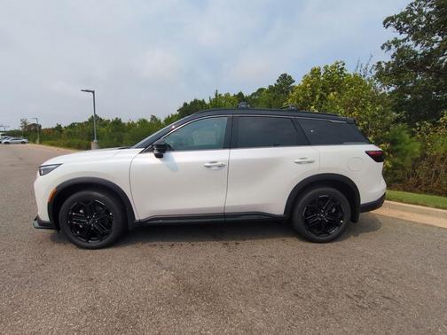 Radiant White/Black Obsidian 2027 INFINITI QX60 SPORT AWD