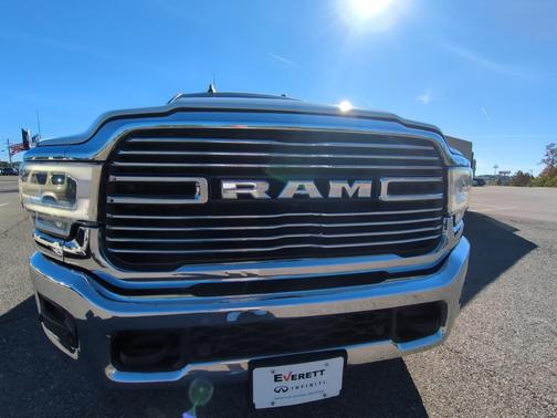 2020 RAM 2500 Laramie Crew Cab 4X4 6'4' Box