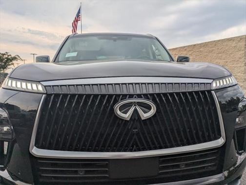 2025 INFINITI QX80 SENSORY AWD