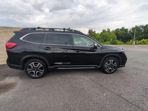 Crystal Black Silica 2023 Subaru Ascent Limited 7-Passenger