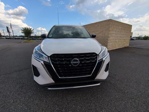 Fresh Powder 2024 Nissan Kicks S