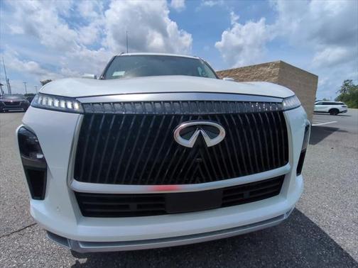 2025 INFINITI QX80 PURE