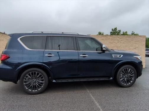 2024 INFINITI QX80 SENSORY AWD