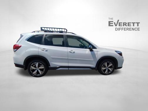 Crystal White Pearl 2021 Subaru Forester Touring