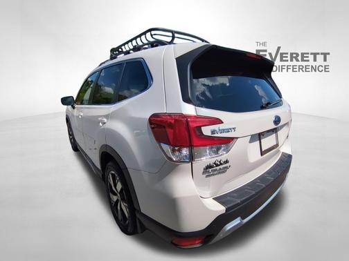 Crystal White Pearl 2021 Subaru Forester Touring