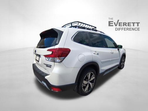 Crystal White Pearl 2021 Subaru Forester Touring