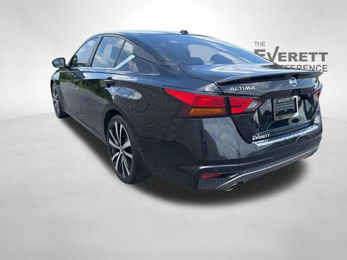 Super Black 2021 Nissan Altima SR FWD