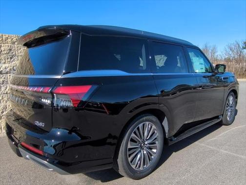 2025 INFINITI QX80 Luxe
