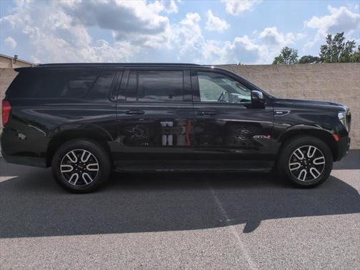 2023 GMC Yukon XL 4WD AT4