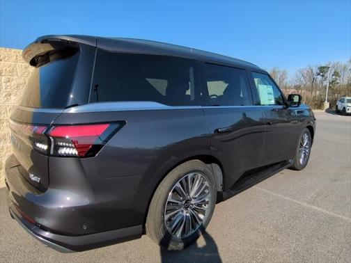 2025 INFINITI QX80 Luxe