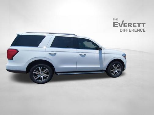 Oxford White 2023 Ford Expedition XLT