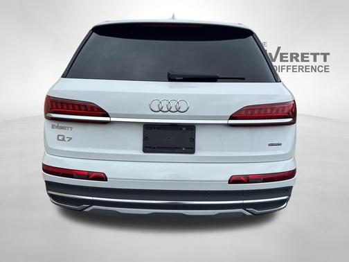 Carrara White 2021 Audi Q7 45 Premium Plus