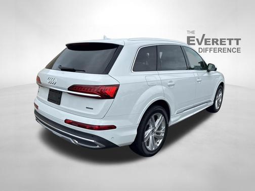 Carrara White 2021 Audi Q7 45 Premium Plus