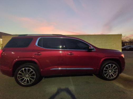 2022 GMC Acadia Denali