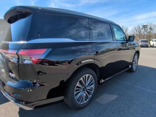 2025 INFINITI QX80 Luxe
