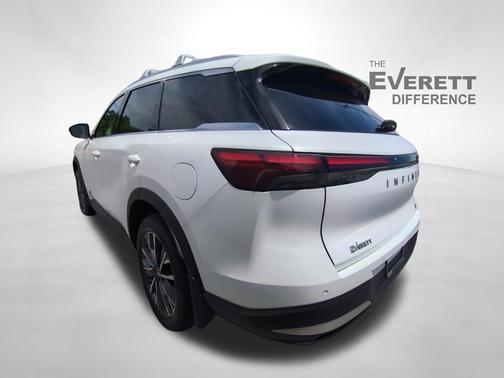 Radiant White 2027 INFINITI QX60 LUXE FWD