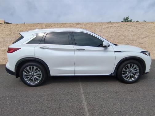 2023 INFINITI QX50 LUXE AWD
