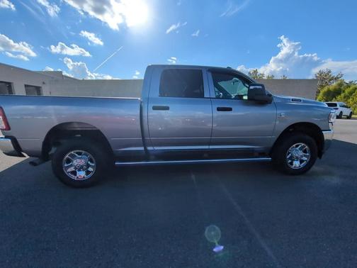 2024 RAM 3500 Tradesman Crew Cab 4x4 6'4' Box