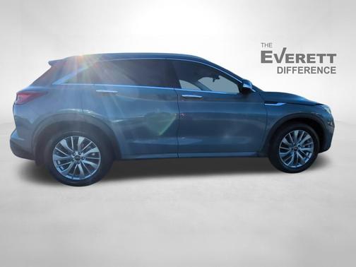 2023 INFINITI QX50 LUXE