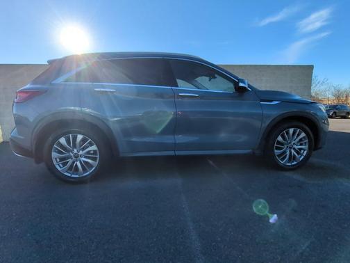 2023 INFINITI QX50 LUXE